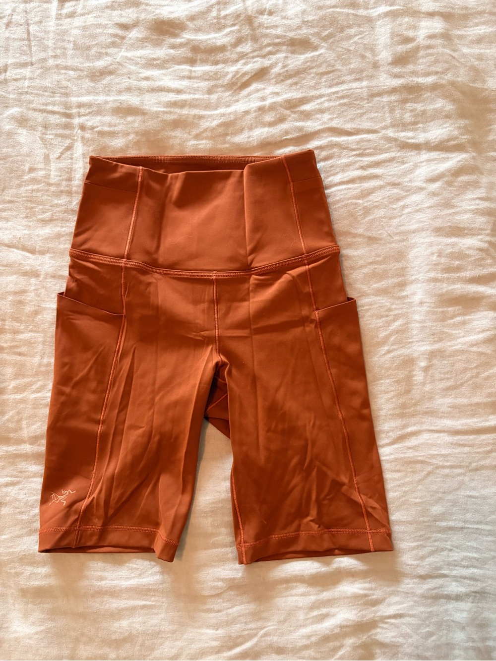 Arc'Teryx ESSENT HIGH-RISE SHORT 8' WOMEN'S